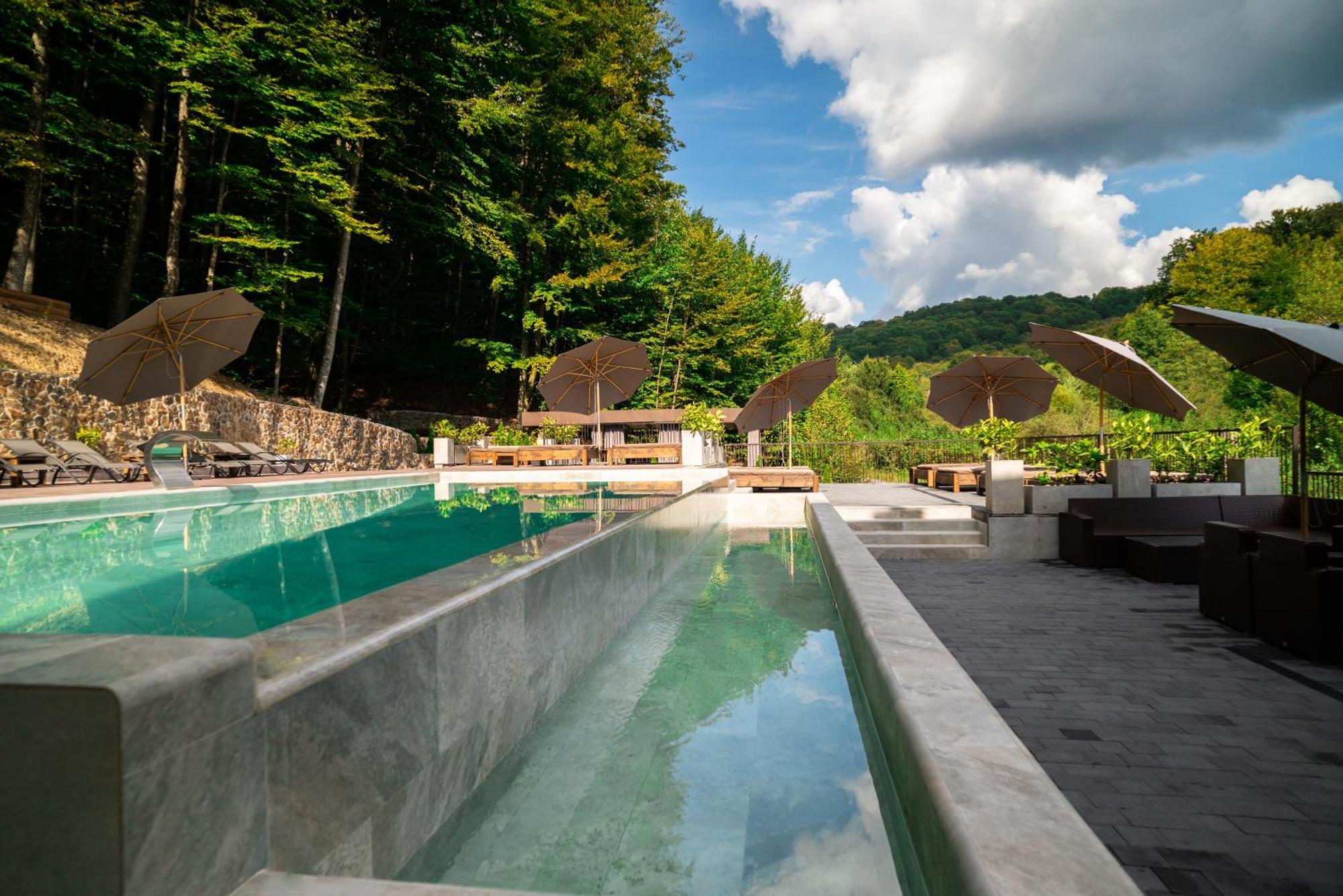 Oasis Karpat Hotel Polyana  Exterior photo